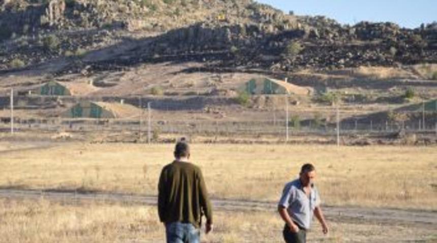 Afyonkarahisar'da Şehit Olan 25 Asker Anıtı I&ccedil;in G&ouml;r&uuml;şmeler S&uuml;r&uuml;yor