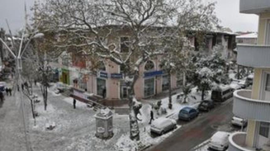 Kar B&uuml;y&uuml;k&ccedil;ekmece&rsquo;ye g&uuml;zellik kattı