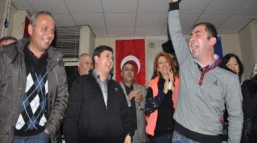 İdealist Demokratlardan S&uuml;rpriz Doğum G&uuml;n&uuml;