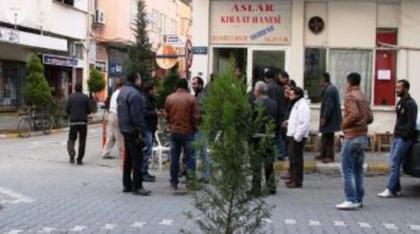 Edremitliler Depremin Ardından Sokağa D&ouml;k&uuml;ld&uuml;