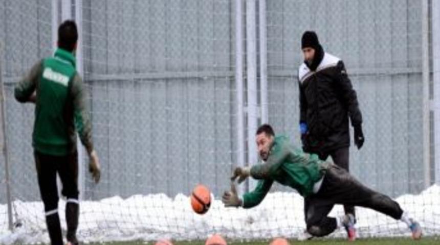 Bursaspor, N'Diaye'siz &Ccedil;alışıyor