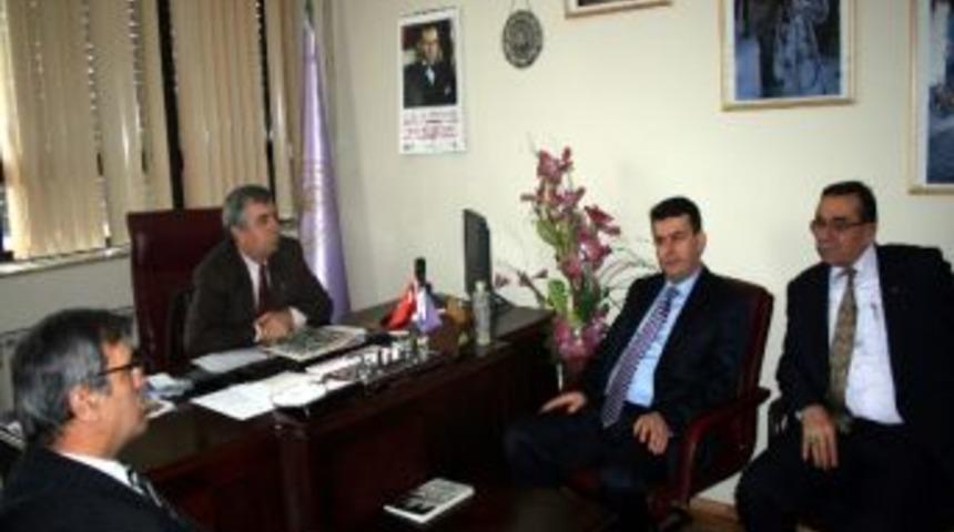 Sgk İl M&uuml;d&uuml;r&uuml; &Ccedil;alışkan Esnaf Odaları Birilğini Ziyaret Etti