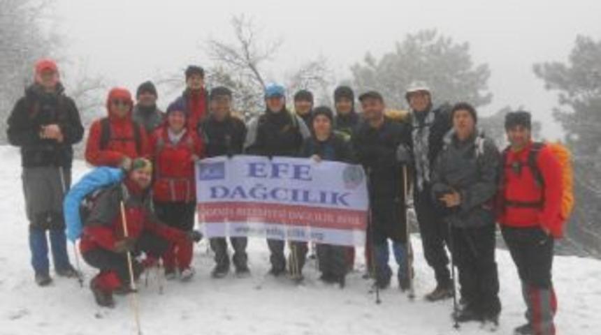 &Ouml;demişli Dağcıları Spil&rsquo;de Kar Bile Durduramadı