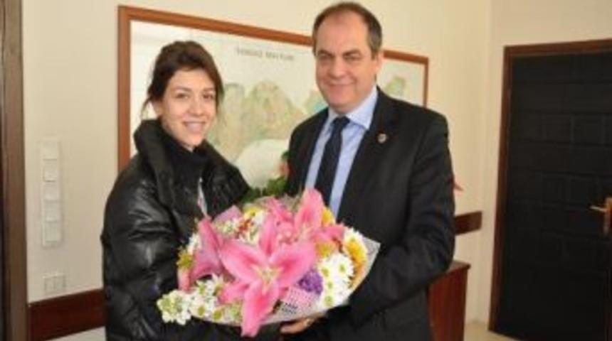 &Ouml;ğrenciler Başkanı Sohbetlerine &Ccedil;ağırdı