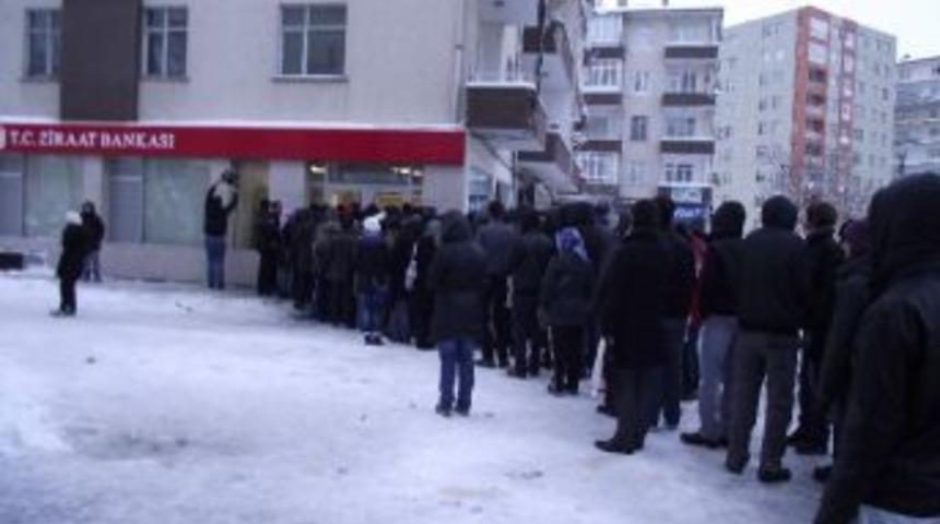 &Ouml;ğrencilerin KYK &ccedil;ilesi