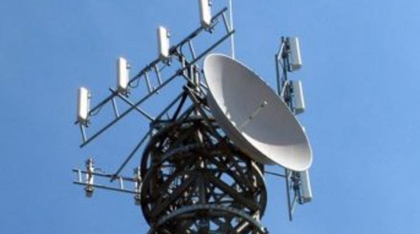 &Ccedil;evrecilerden baz istasyonuna tepki