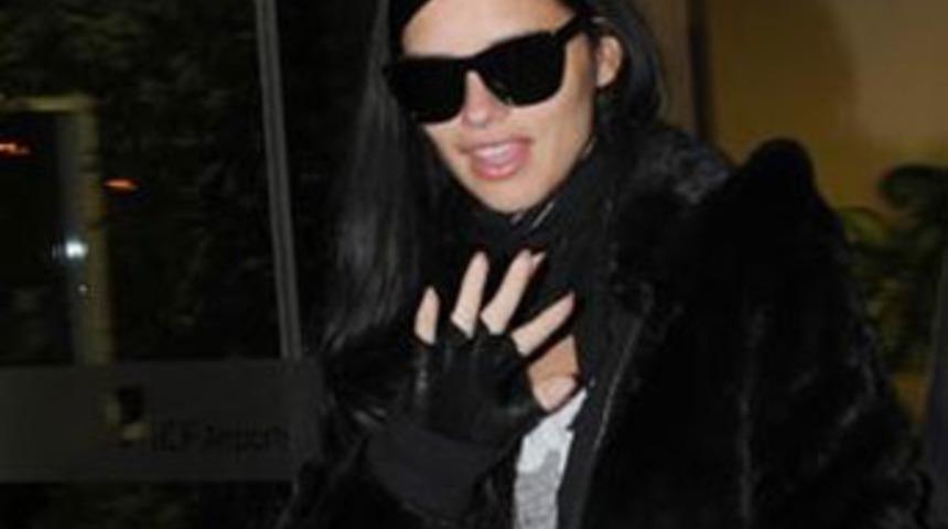 Antalya'da Adriana Lima r&uuml;zgarı