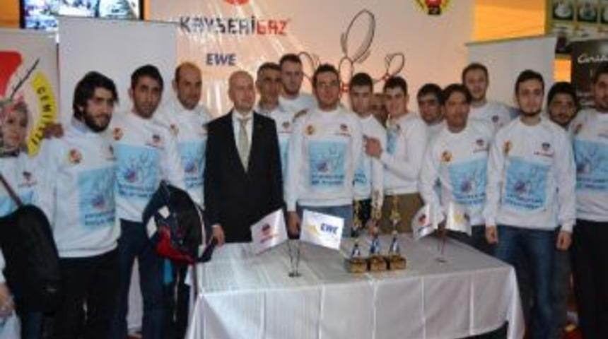 3. Basın Bowling Turnuvası Yapıldı