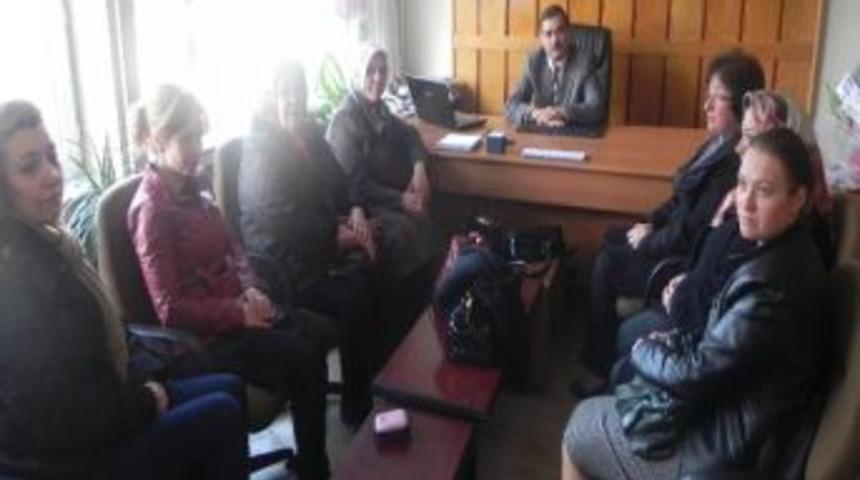 Ak Kadınlar'dan, Kula İl&ccedil;e Milli Eğitim M&uuml;d&uuml;r&uuml; &Ccedil;arpan&rsquo;a Ziyaret