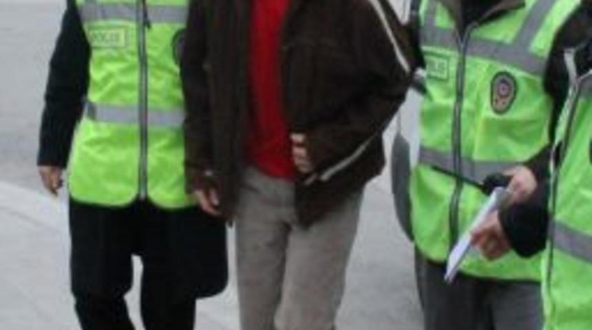 Yakalanmamak İ&ccedil;in Yaralarını Kendisi Tedavi Etmiş