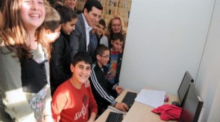 &Ccedil;ocuklara &Ouml;zel K&uuml;t&uuml;phane