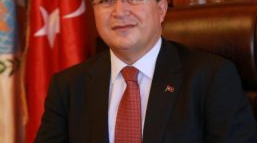 &Uuml;nver, &Ccedil;alışan Gazeteciler Bayramı&rsquo;nı Kutladı