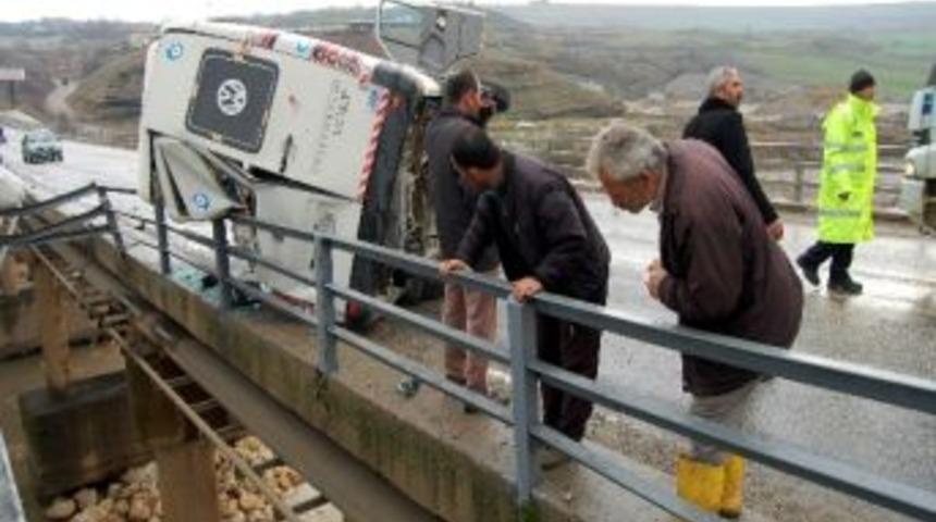 Buzlanma Kazaya Neden Oldu: 7 Yaralı