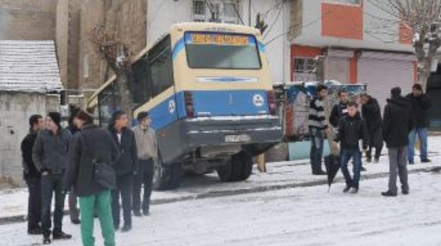 Gaziantep'te Yollar Buz Pisti Gibi