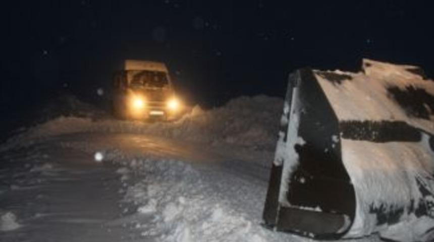 13 &Ouml;ğrenmen Karda Mahsur Kaldı