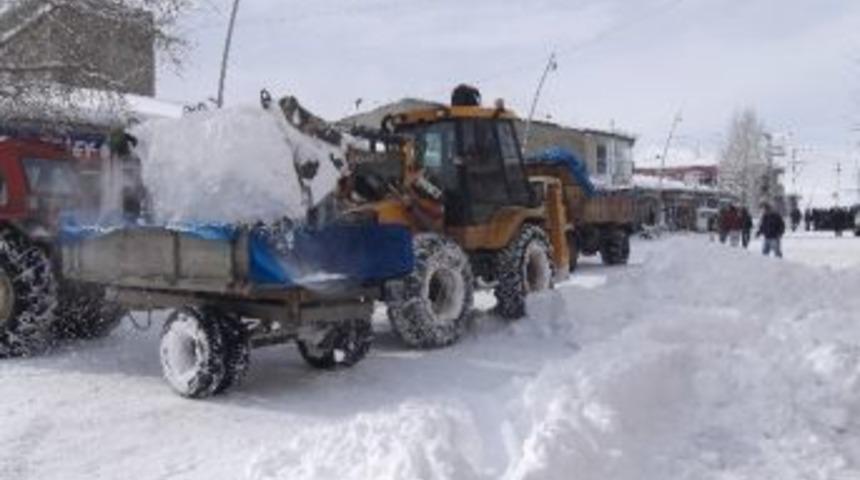 Tekman&rsquo;da Karla M&uuml;cadele Seferberliği...