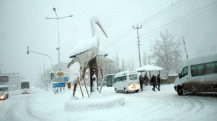 Iğdır'da Okullar 1 G&uuml;n Tatil Edildi