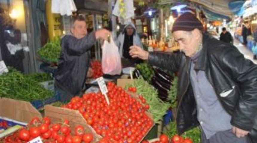 Pazarda Sebzeler De Fiyatlar Da Dondu