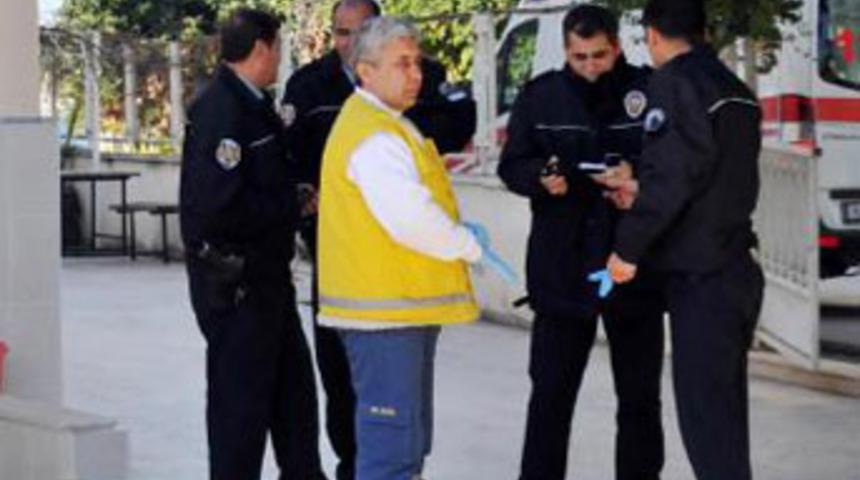 Cami tuvaletinde intihar etti