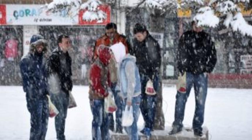 Bolu'da Kar Kalınlığı 30 Santime Ulaştı