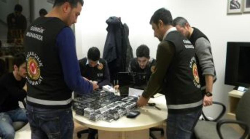 1 Milyon TL Değerinde G&uuml;mr&uuml;k Ka&ccedil;ağı Cep Telefonu Ele Ge&ccedil;irildi