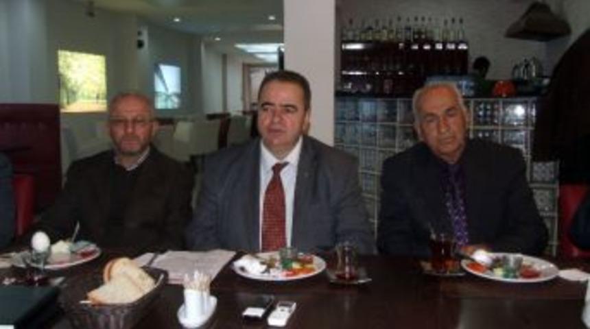 Kırat Yalova'da Tek &Ccedil;atı Altında Toplanıyor