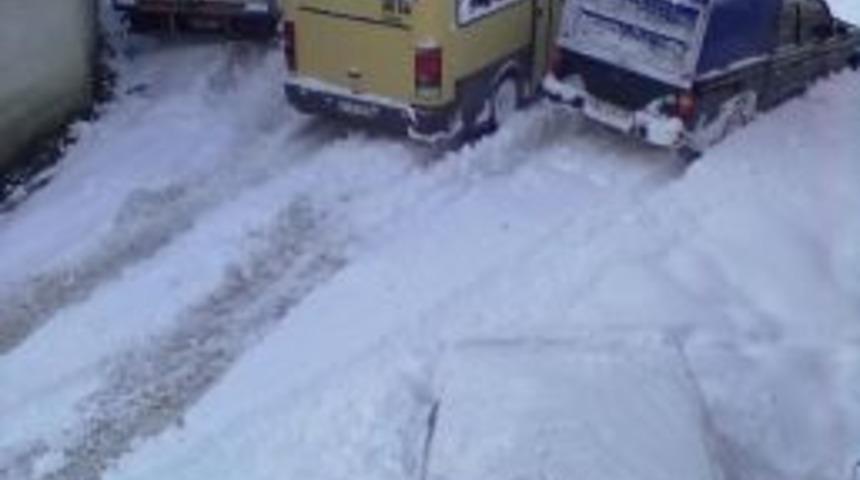 Alaplı'da K&ouml;y Yollarında Kar Temizleme &Ccedil;alışması