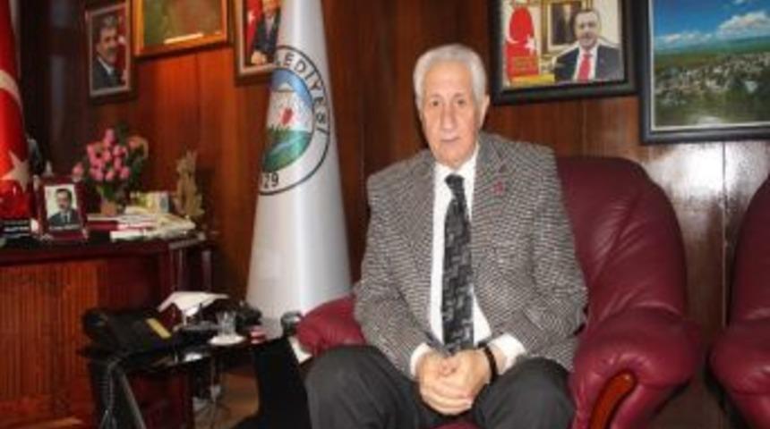 Başkan Dede Gazeteciler G&uuml;n&uuml;'n&uuml; Kutladı