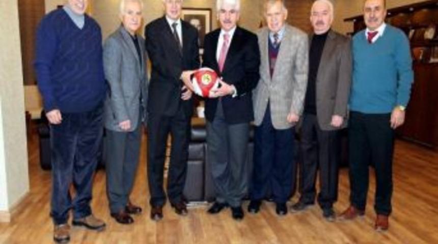 Eskişehirspor'un Efsane Futbolcularından Başkan Sakallı'ya Ziyaret