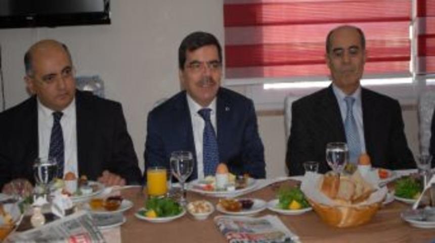 Vali Yılmaz, 2012 Yılını Değerlendirdi