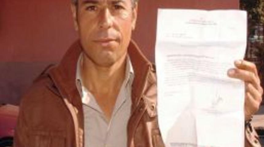 Bozuk Yol Ve Başıboş K&ouml;pekler Okula Gitmelerine Engel Oluyor