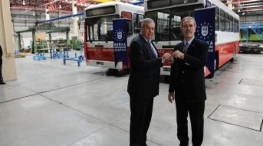 Bursa B&uuml;y&uuml;kşehir Belediyesi, Ovaazatlı'ya 2 Otob&uuml;s Hediye Etti