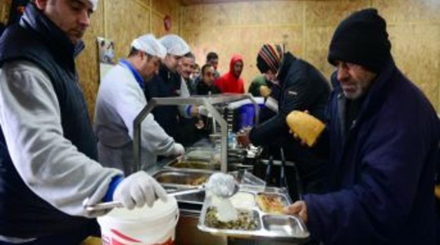 Kar Bastırdı, Kimsesizler Barınmaevine Akın Etti