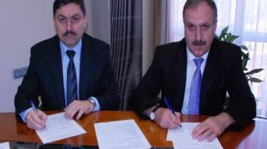 Cb&uuml; İle Milli Eğitim M&uuml;d&uuml;rl&uuml;ğ&uuml; Arasında Protokol