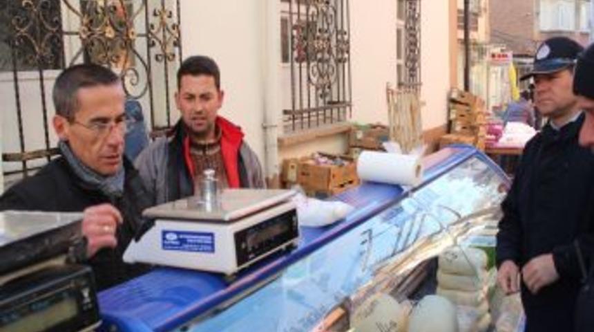 Edremit Zabıtasından Pazar Esnafına Denetim