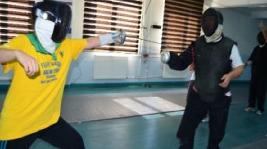 Eskrimcilere Milli Davet