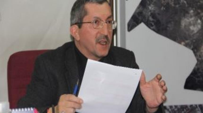 Karab&uuml;k Belediye Başkanı Rafet Vergili: