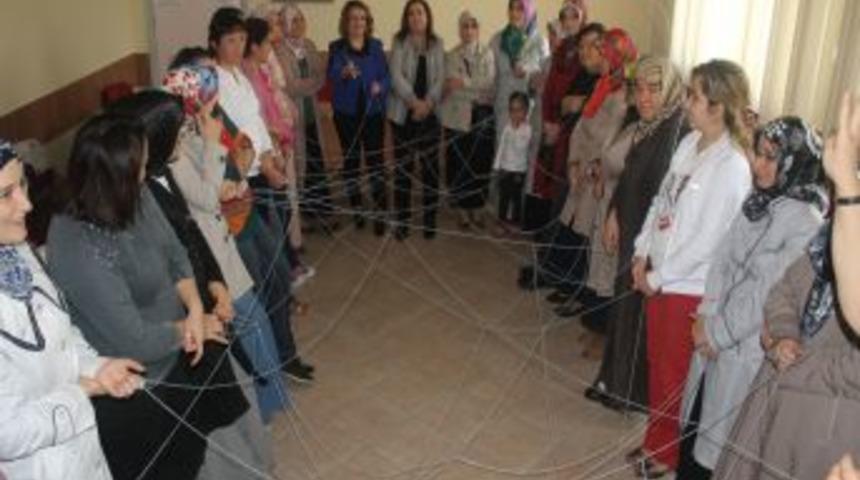 &Ouml;demiş'te Anne Baba Okulu Mezunlarını Verdi