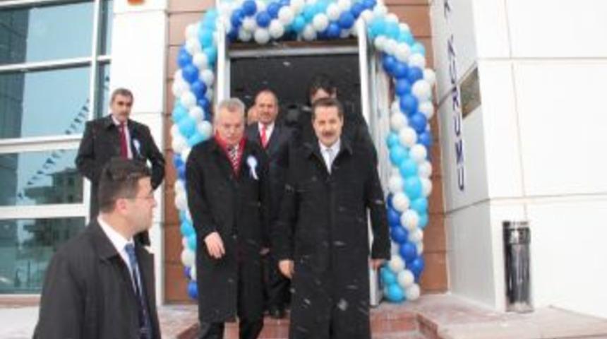 Bakan &Ccedil;elik: Ter&ouml;rle M&uuml;cadele Azimle Devam Ediyor