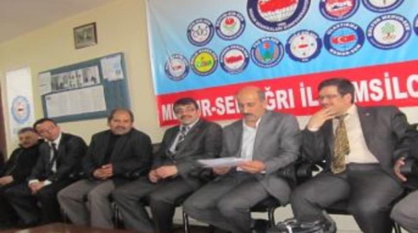 Memur-sen'den &lsquo;kıyafet &Ouml;zg&uuml;rl&uuml;ğ&uuml; İ&ccedil;in 10 Milyon İmza&rsquo; Kampanyası