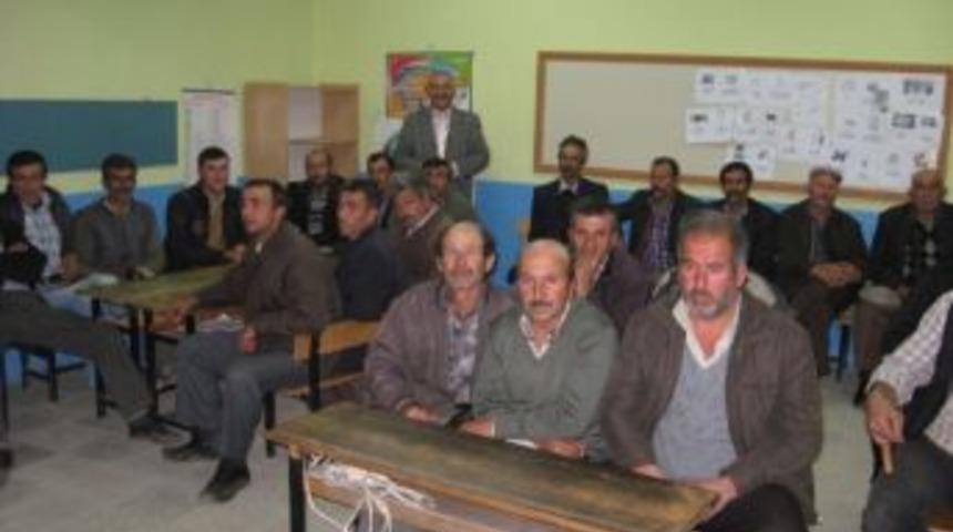 Kuyumcu K&ouml;y&uuml;nde Zeytin Budama Kursu İlgi G&ouml;rd&uuml;