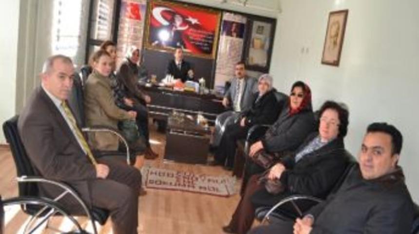 Ak Partili Hanımlardan Okullara Ziyaret