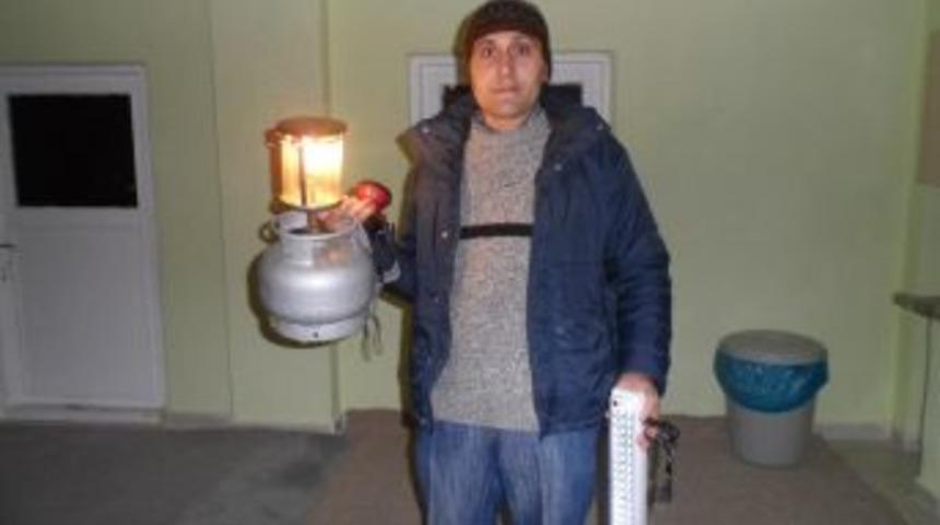 Alaplı'da 7 k&ouml;yde &uuml;&ccedil; g&uuml;nd&uuml;r elektrikler yok.