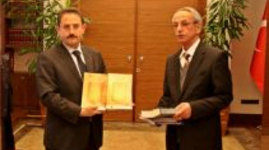 Vali Başk&ouml;y, kitap tanıtımı yaptı