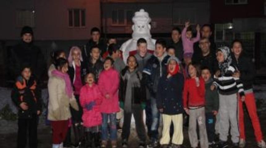 Park İsteklerini İki Y&uuml;zl&uuml; Kardan Adamla Duyurdular