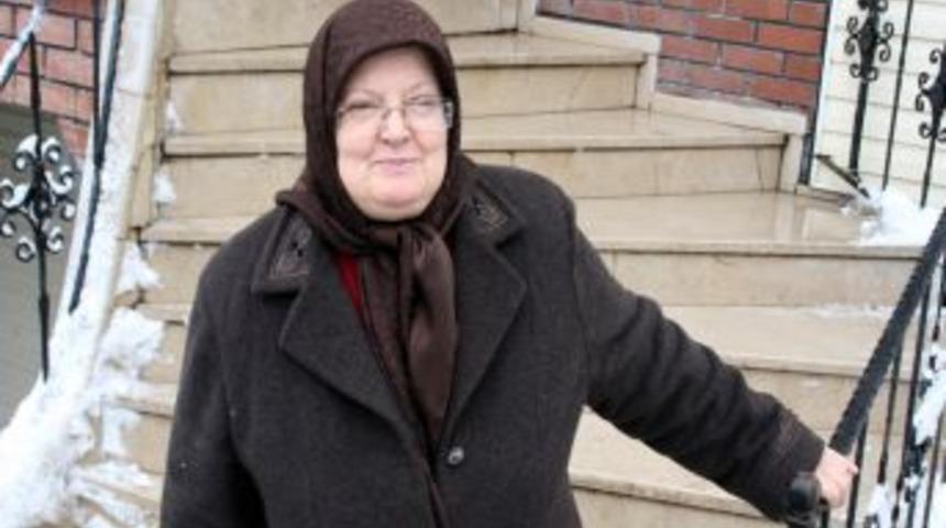 Dolandırıcıya Inanan Kadını 8 Bin Lira Yatıracakken Ger&ccedil;ek Polis Kurtardı