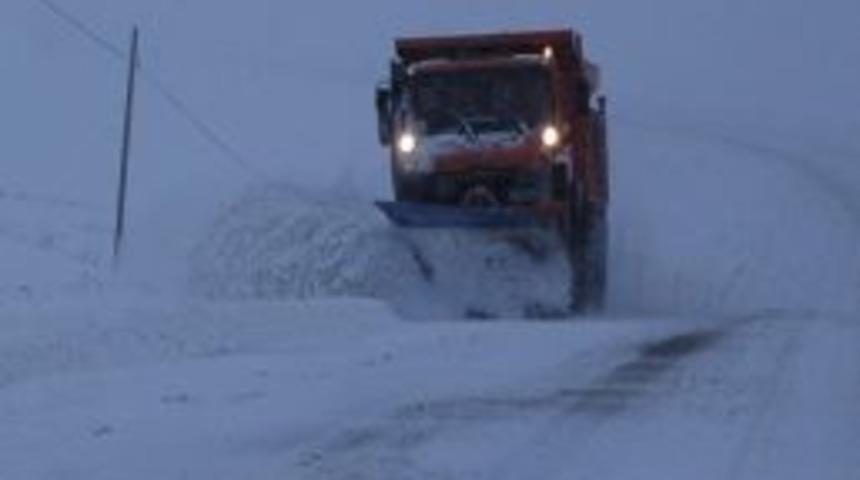 Van&rsquo;da Kar Yağışı Ve Fırtına