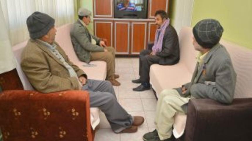 İzmir'de Sokakta Yaşayanlar Kışın Unutulmadı