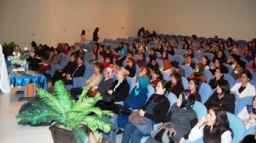 Liderlik Okulu S&uuml;r&uuml;yor