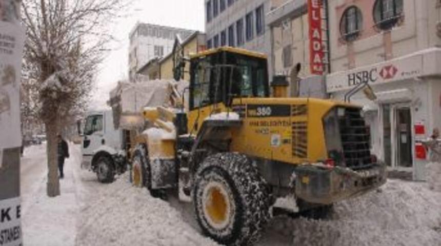 Van'da Karla M&uuml;cadele &Ccedil;alışmaları